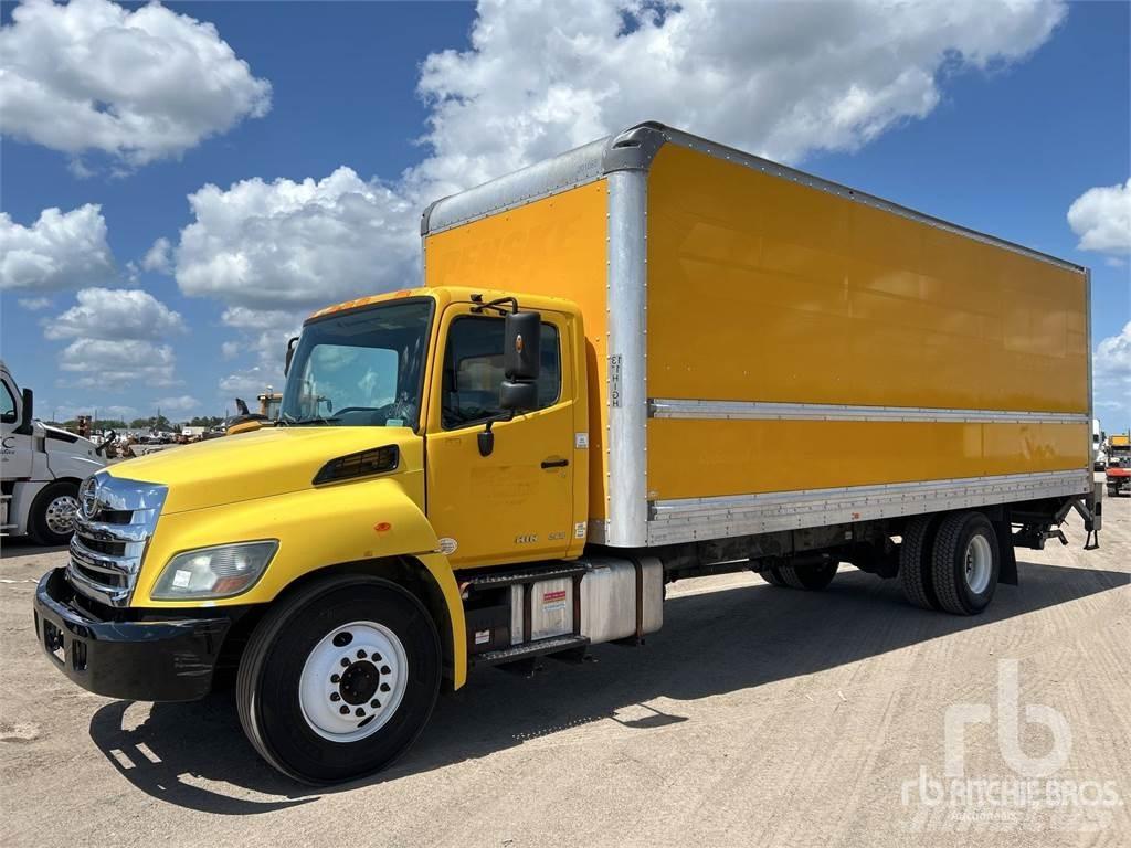 Hino 268 廂式貨物運輸車