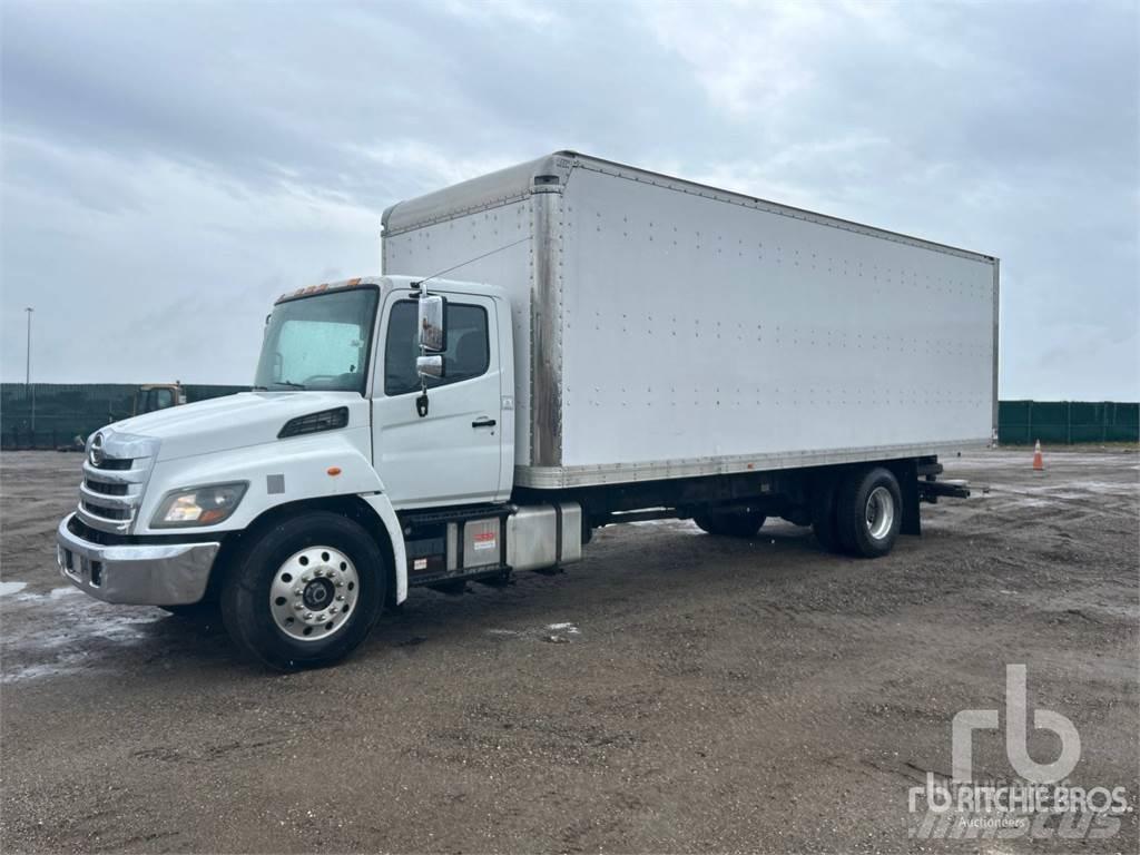Hino 268 廂式貨物運輸車