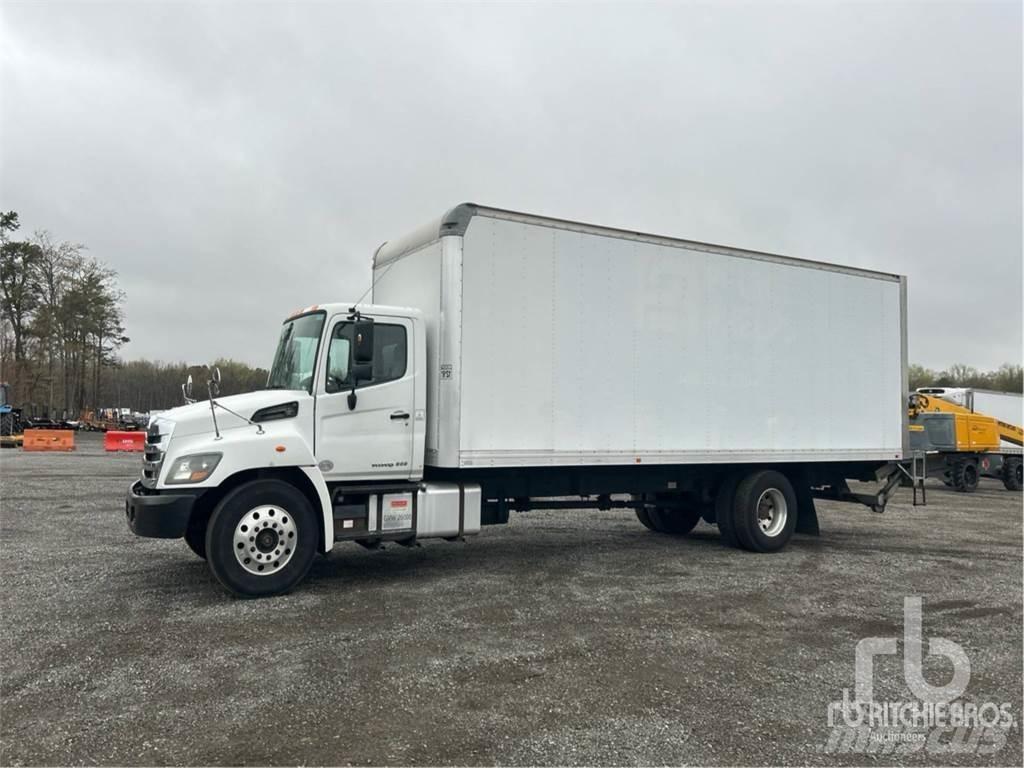 Hino 268 廂式貨物運輸車
