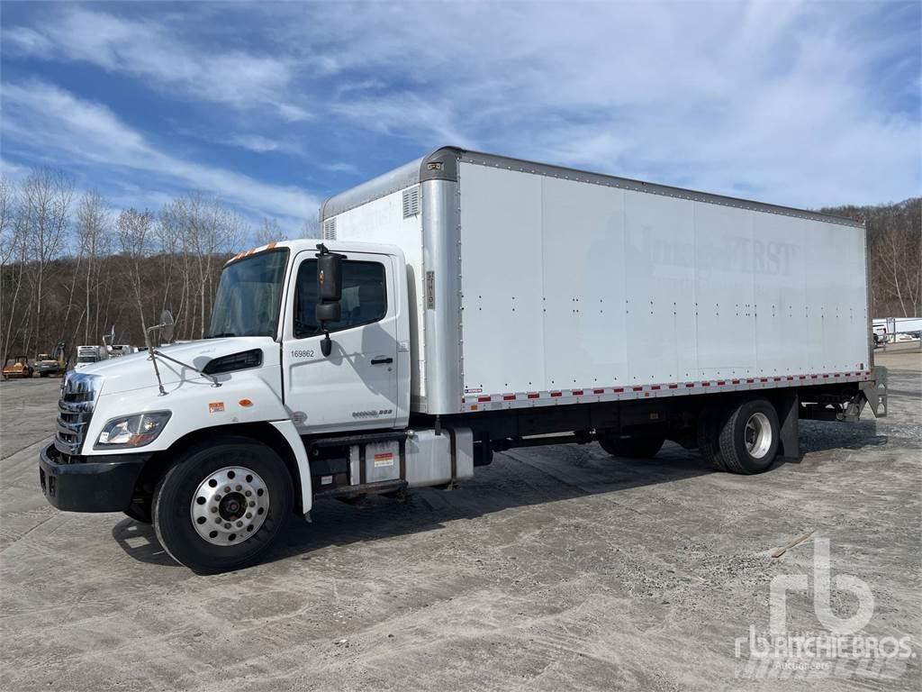 Hino 268 廂式貨物運輸車