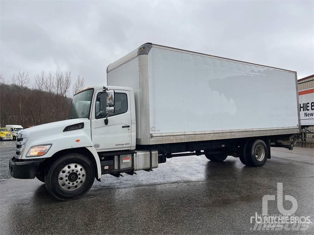 Hino 268 廂式貨物運輸車