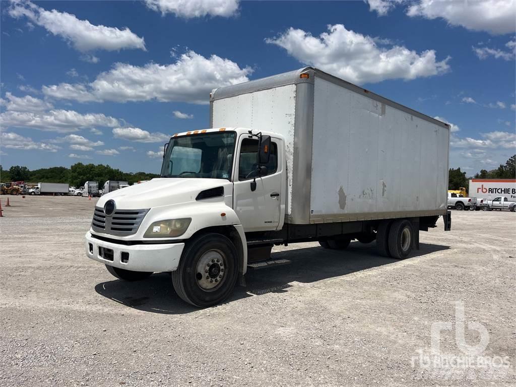 Hino 268 廂式貨物運輸車