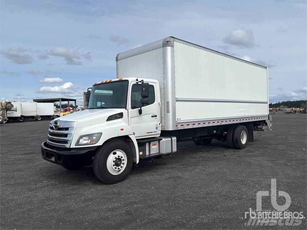 Hino 338 廂式貨物運輸車