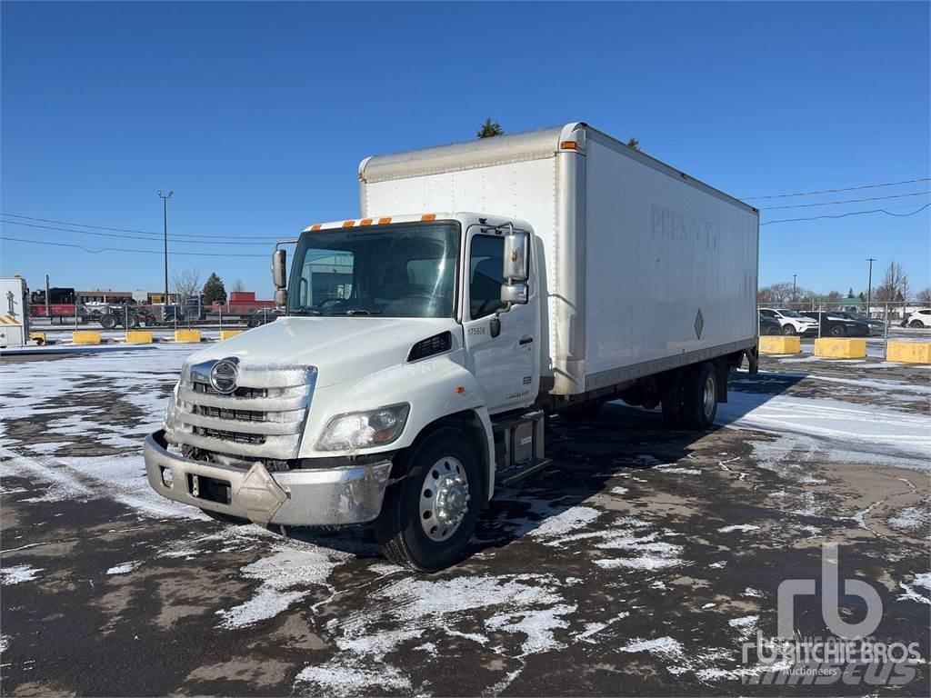 Hino 338 廂式貨物運輸車