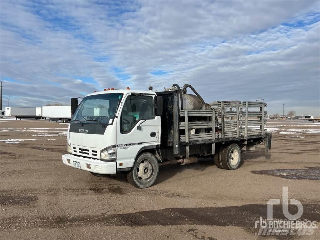 Isuzu NPR 平板式/側卸式卡車