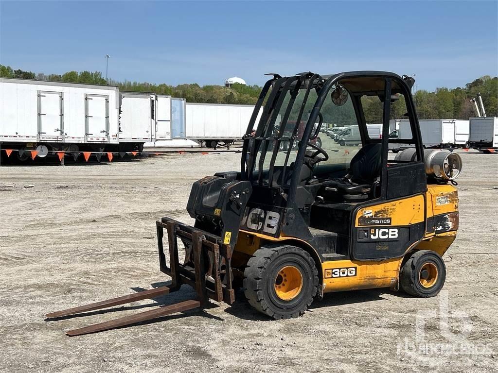 JCB TLT30G 伸縮臂操作車