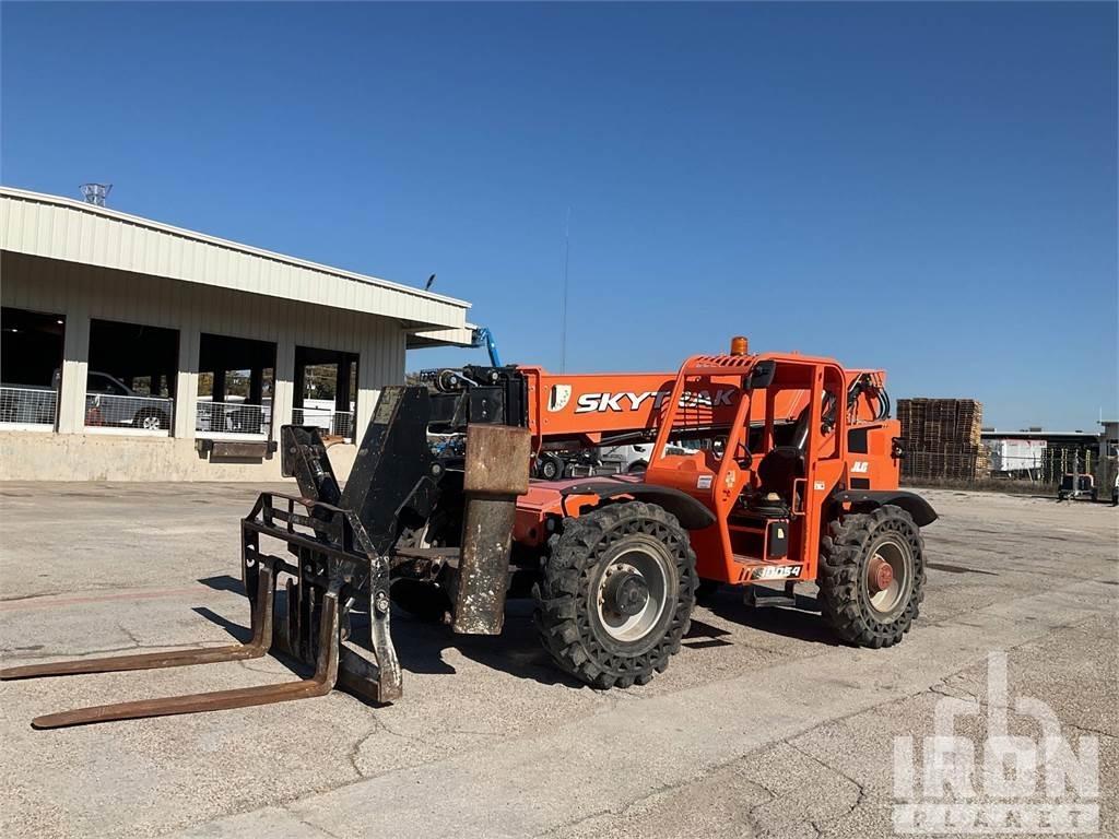 JLG 10054 伸縮臂操作車