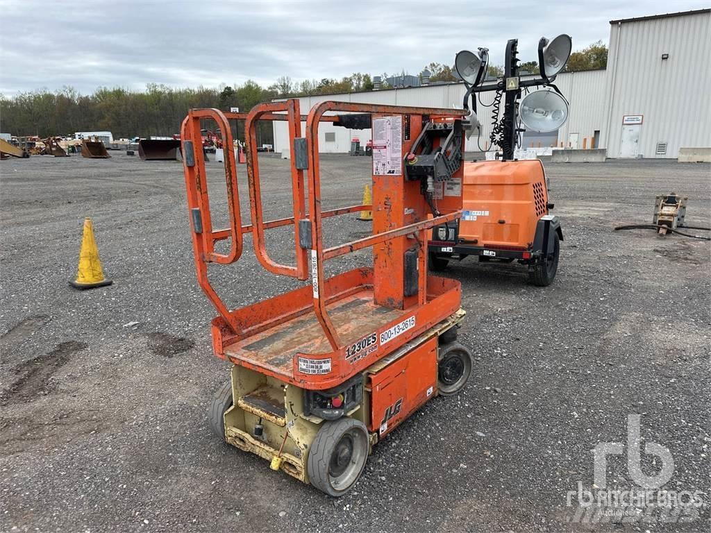JLG 1230ES 曲臂高空作業車