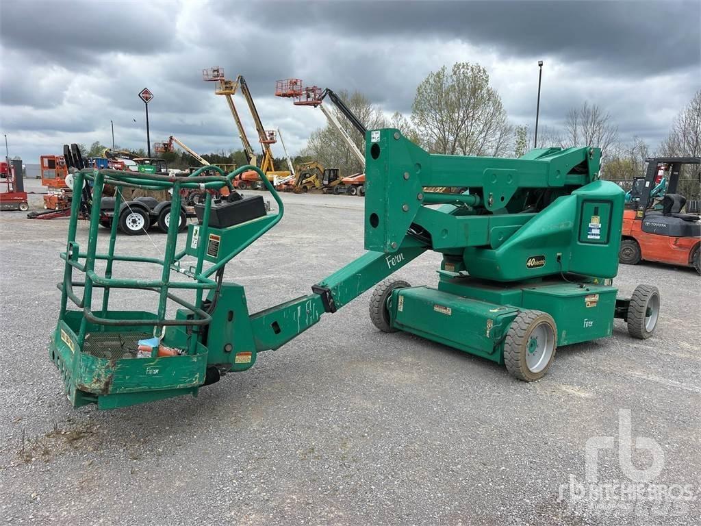 JLG 40 曲臂高空作業車
