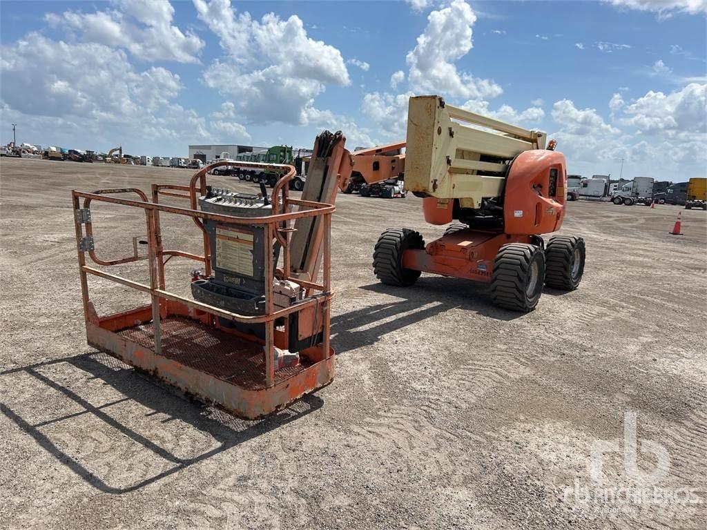 JLG 450AJ 曲臂高空作業車
