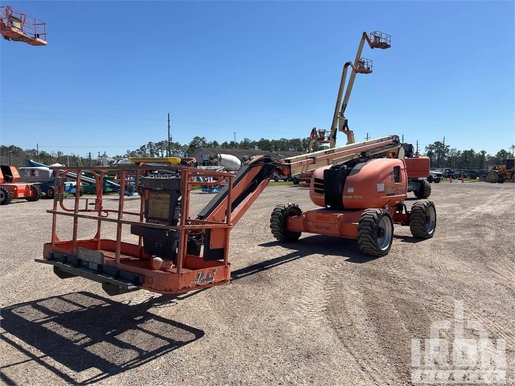 JLG 600AJ 曲臂高空作業車