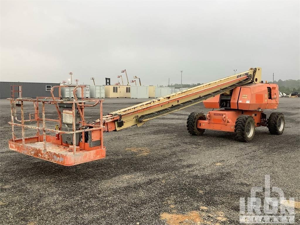 JLG 800S 曲臂高空作業車