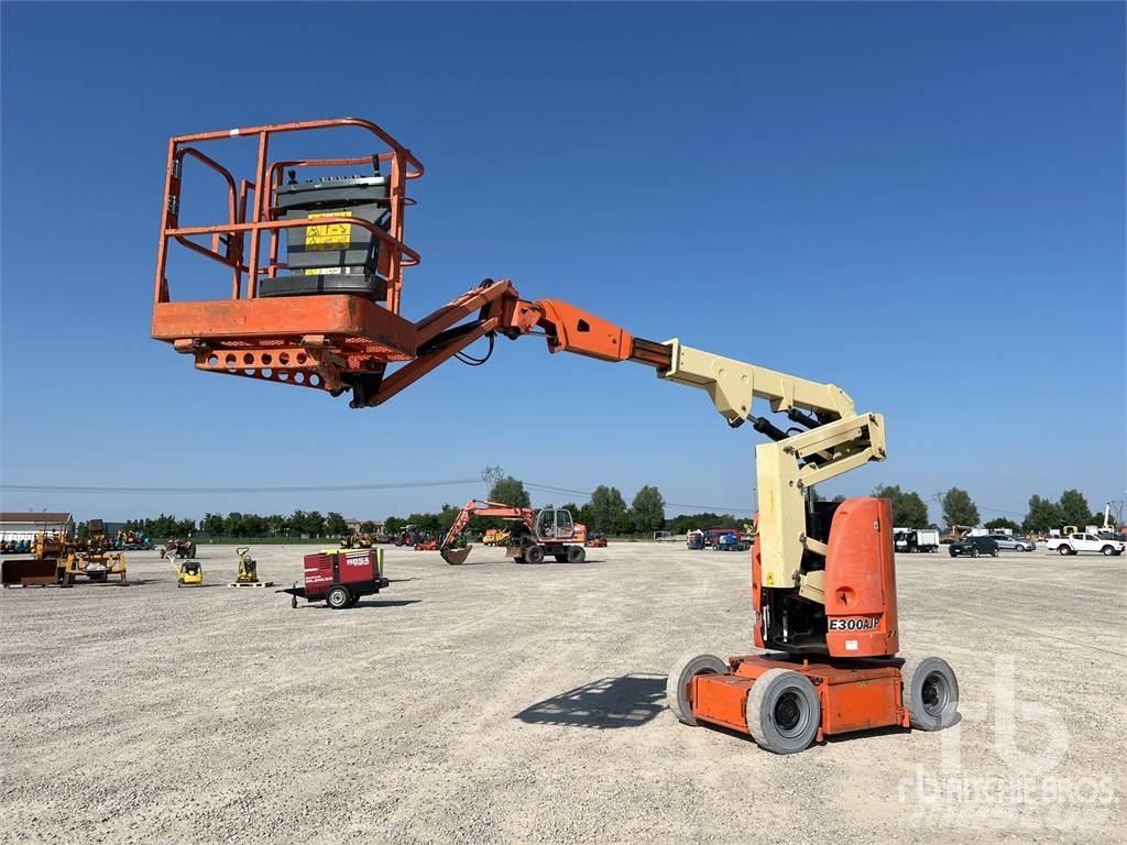 JLG E300 AJP 曲臂高空作業車