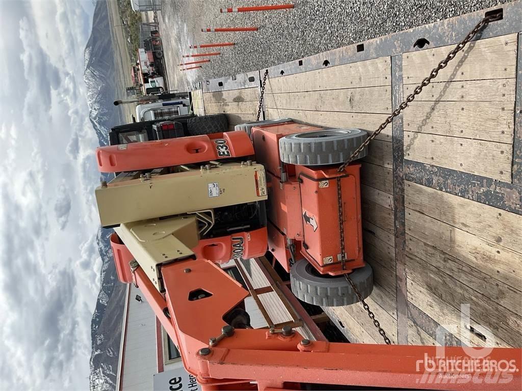 JLG E300AJ 曲臂高空作業車
