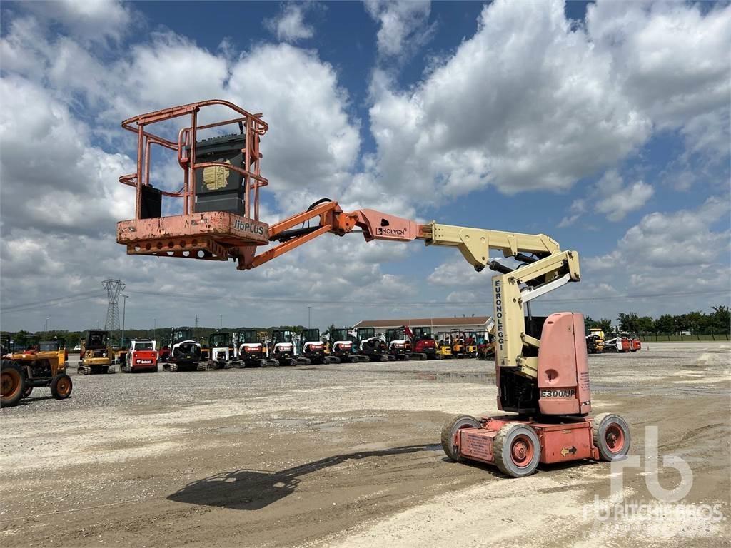 JLG E300AJP 吊車起重機、絞車吊貨機和物料升降機