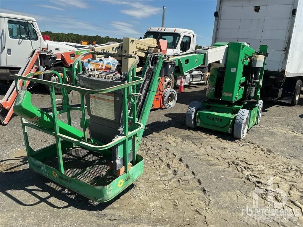 JLG E300AJP 曲臂高空作業車