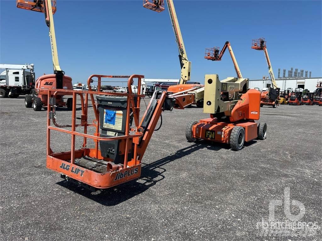 JLG E400AJPN 曲臂高空作業車