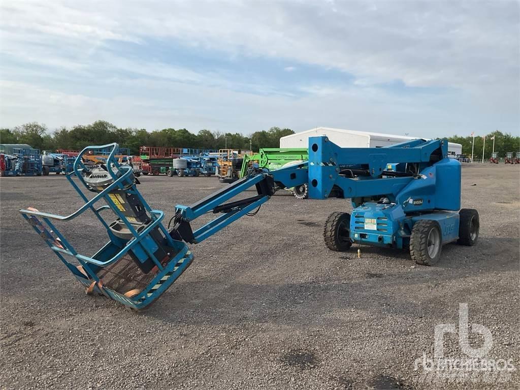 JLG M450AJ 曲臂高空作業車