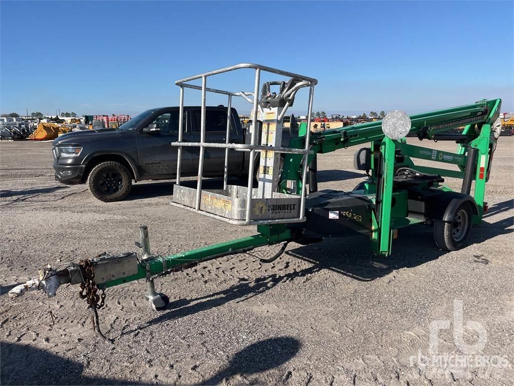 JLG T350 曲臂高空作業車