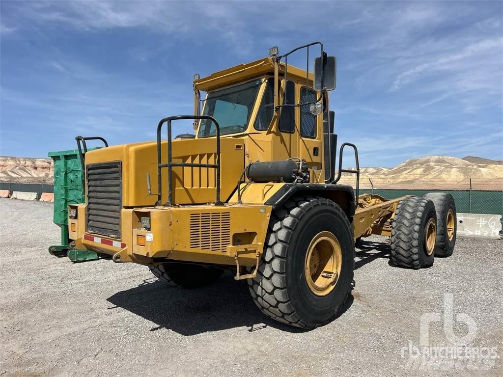John Deere 300C 商用底盤車