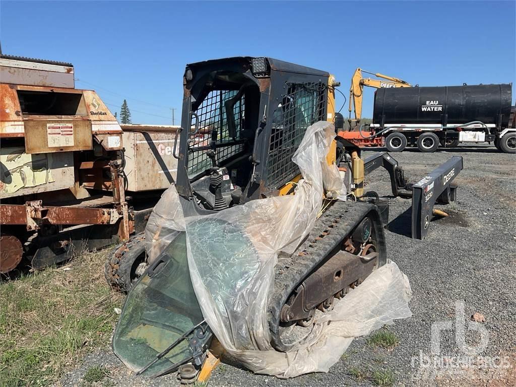 John Deere 323D 滑移轉向裝載機