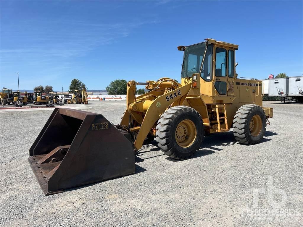 John Deere 544E 輪胎式裝載機