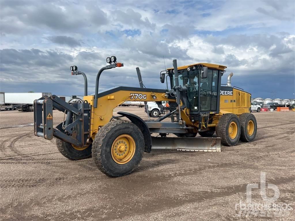 John Deere 770G 平土機