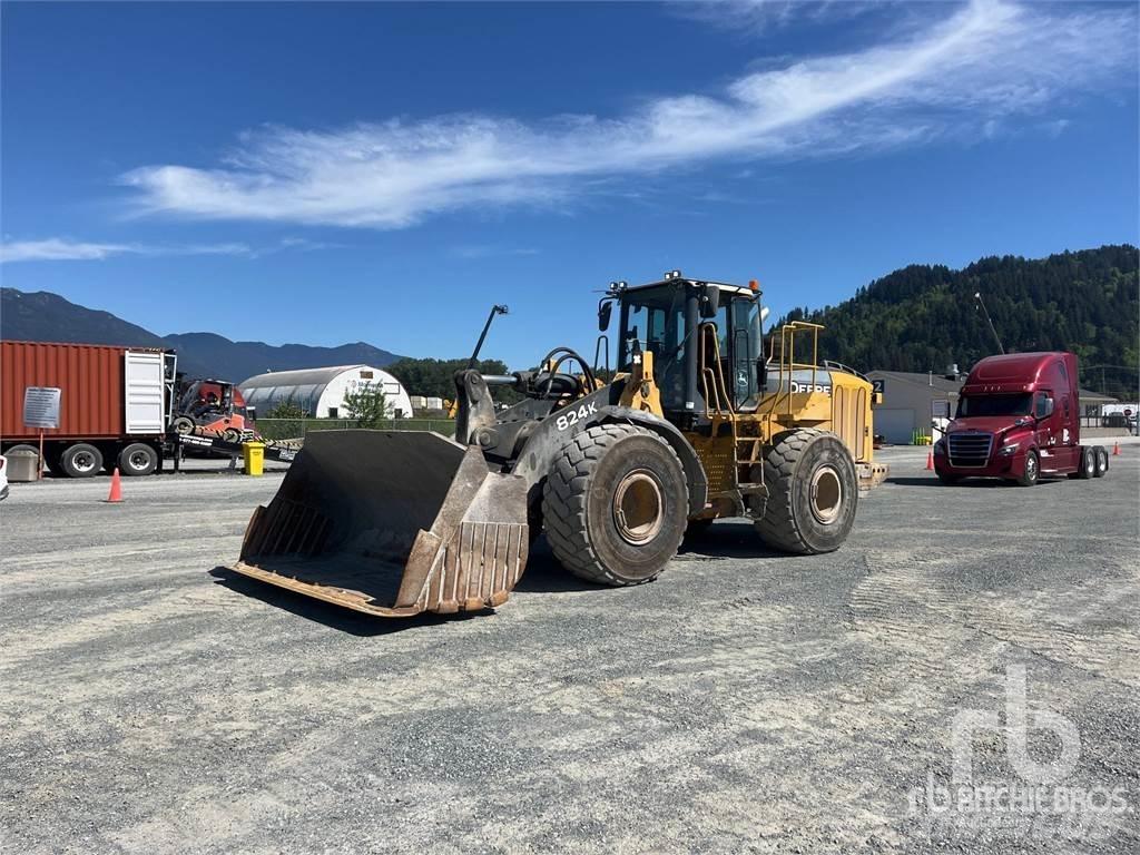 John Deere 824K 輪胎式裝載機