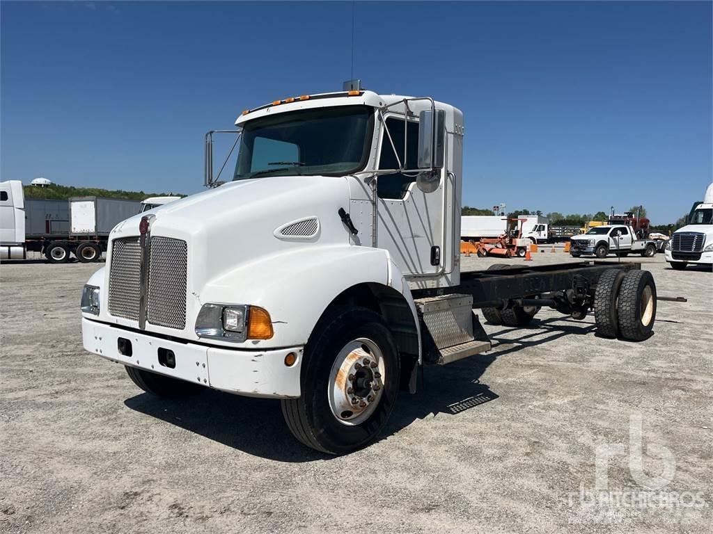 Kenworth T300 商用底盤車