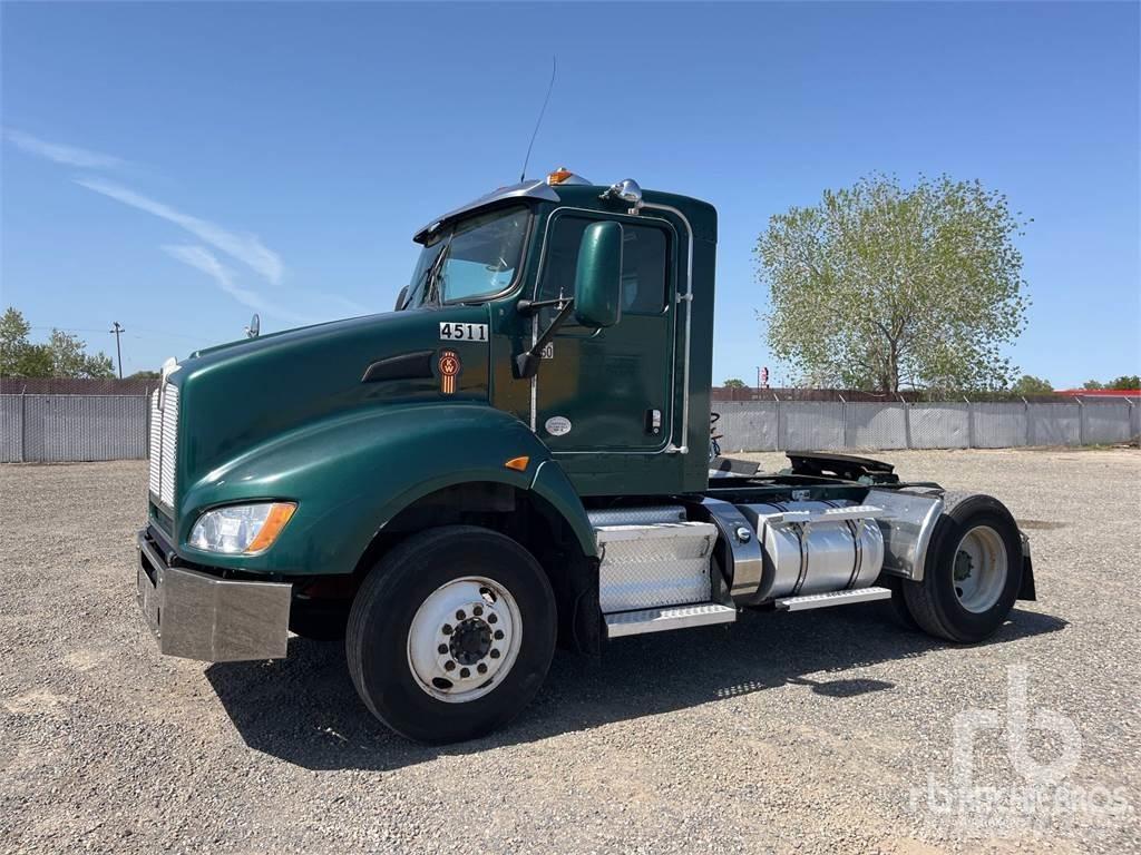 Kenworth T400 曳引機組件