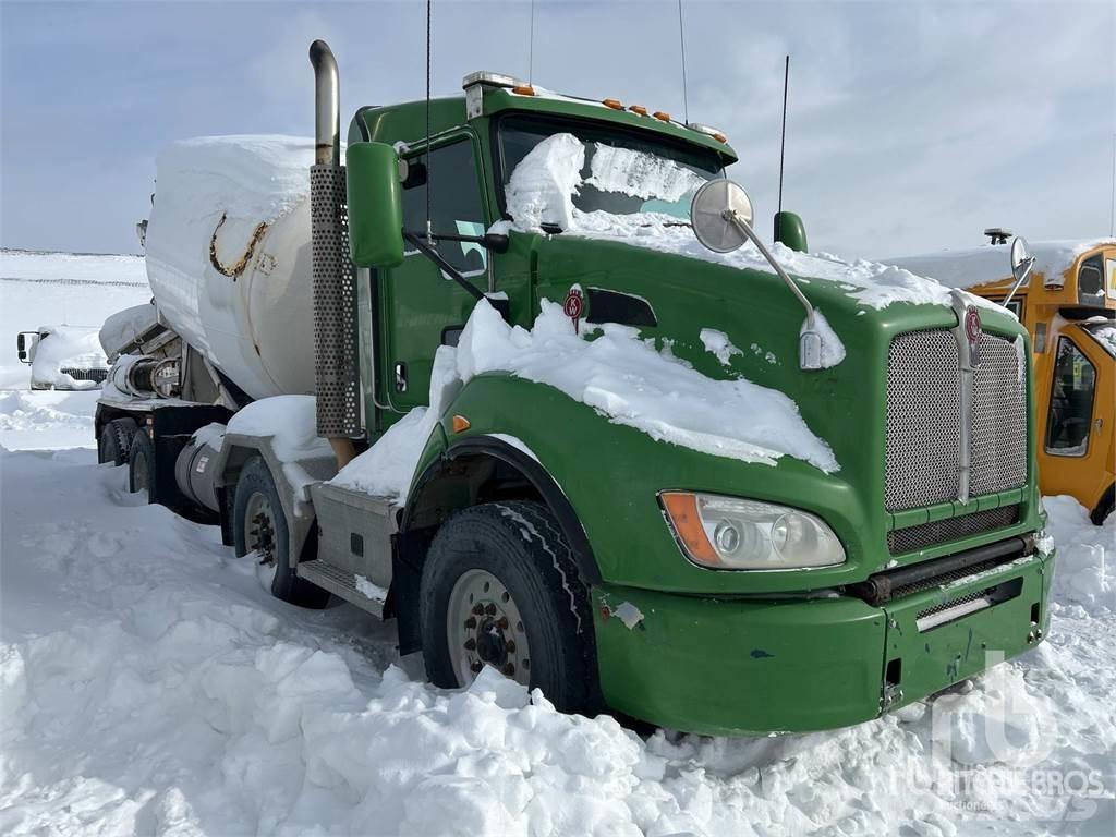 Kenworth T440 混凝土車