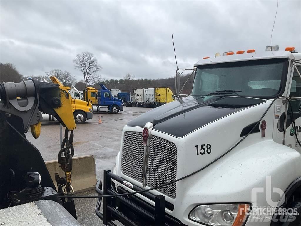 Kenworth T440 商用底盤車
