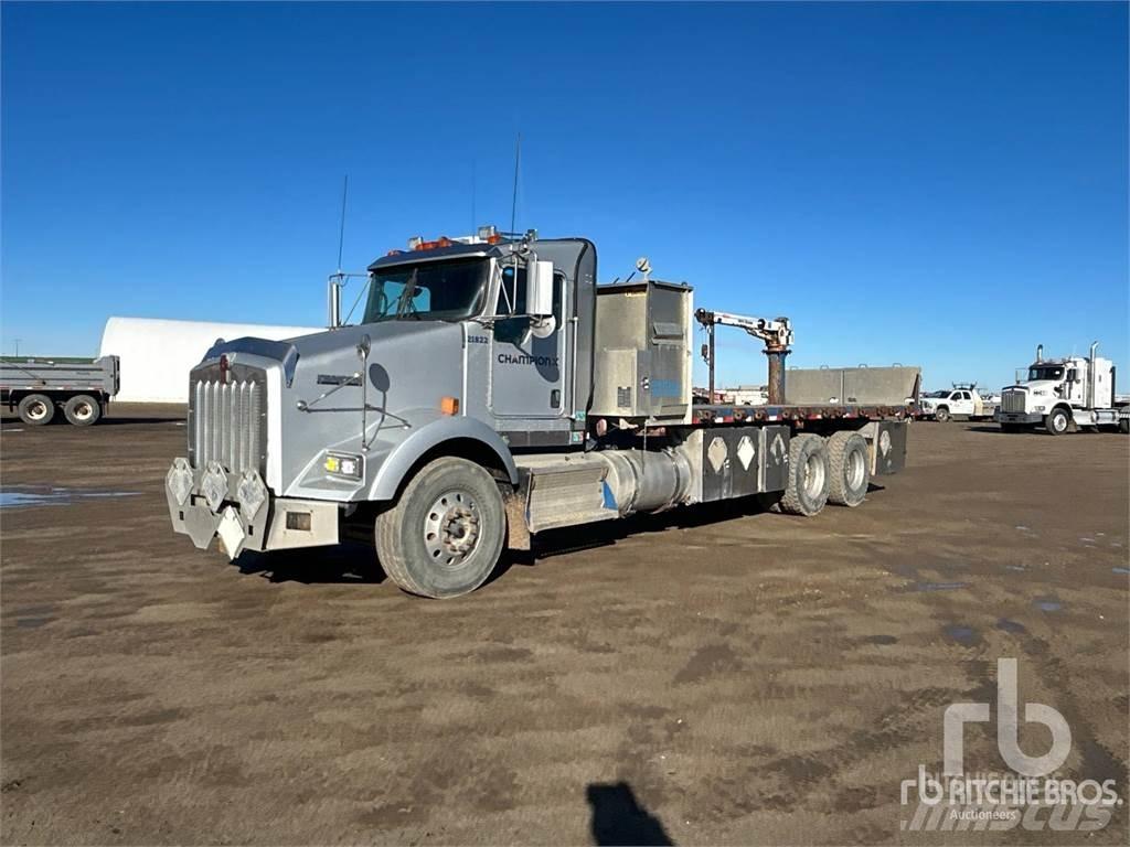 Kenworth T800 平板式/側卸式卡車