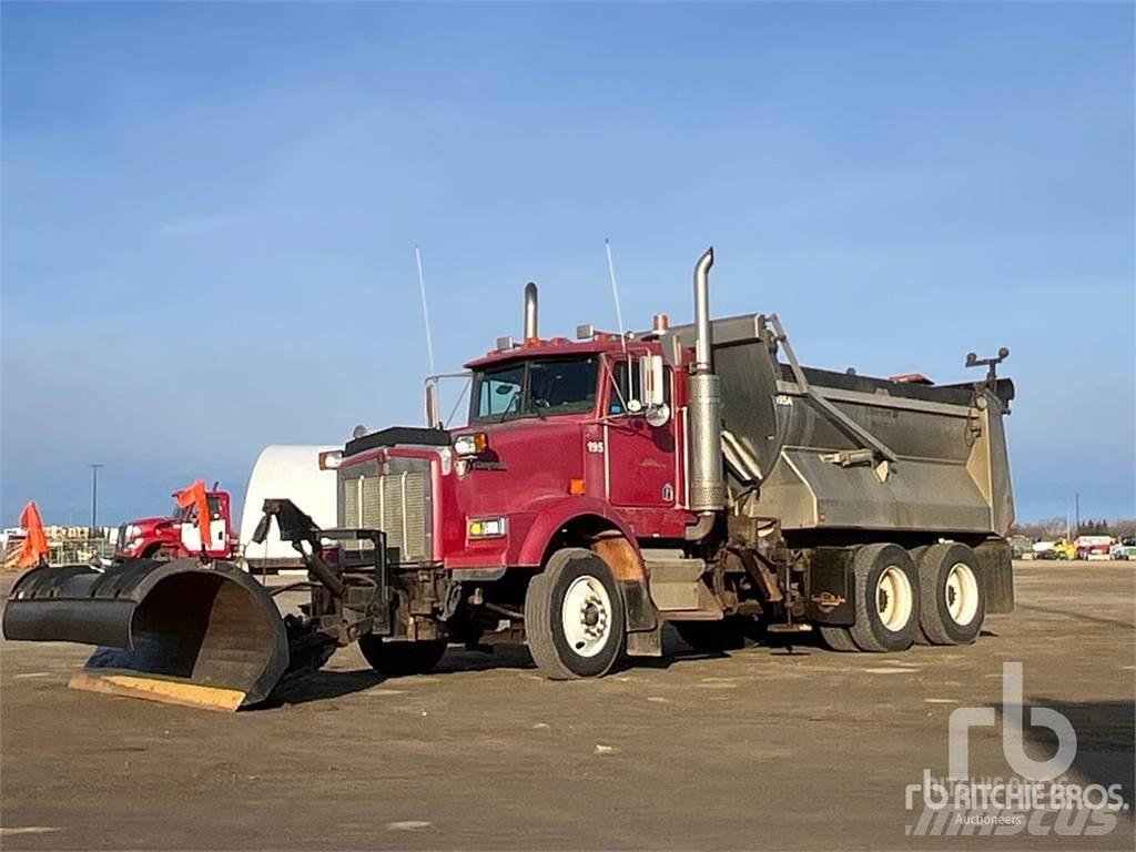 Kenworth T800 刮雪板和犁