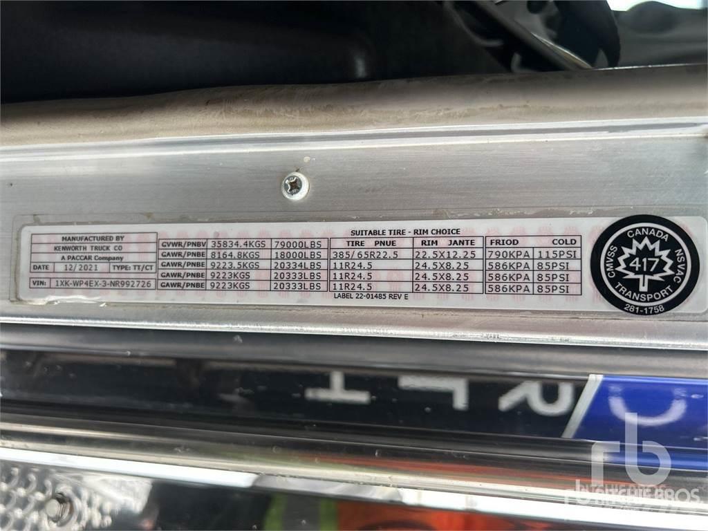 Kenworth W900 平板 / 絞盤 卡車