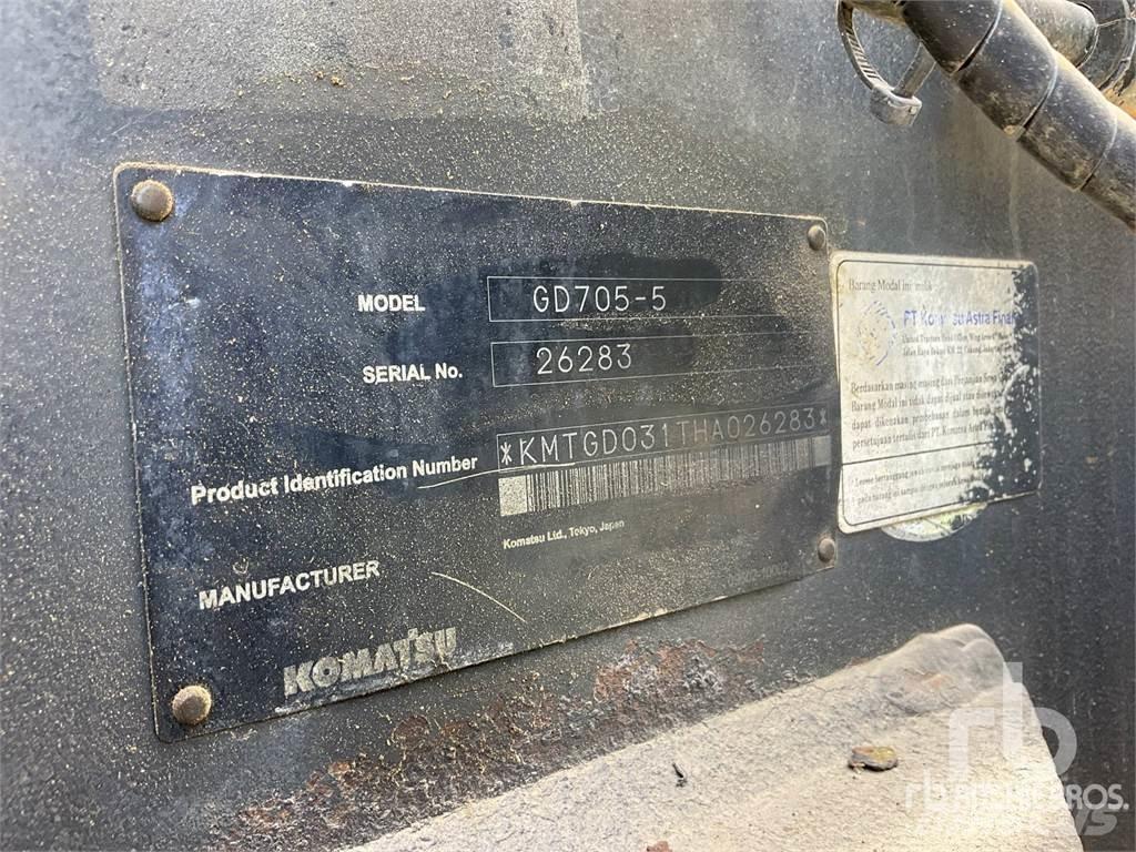 Komatsu GD705-5 平土機