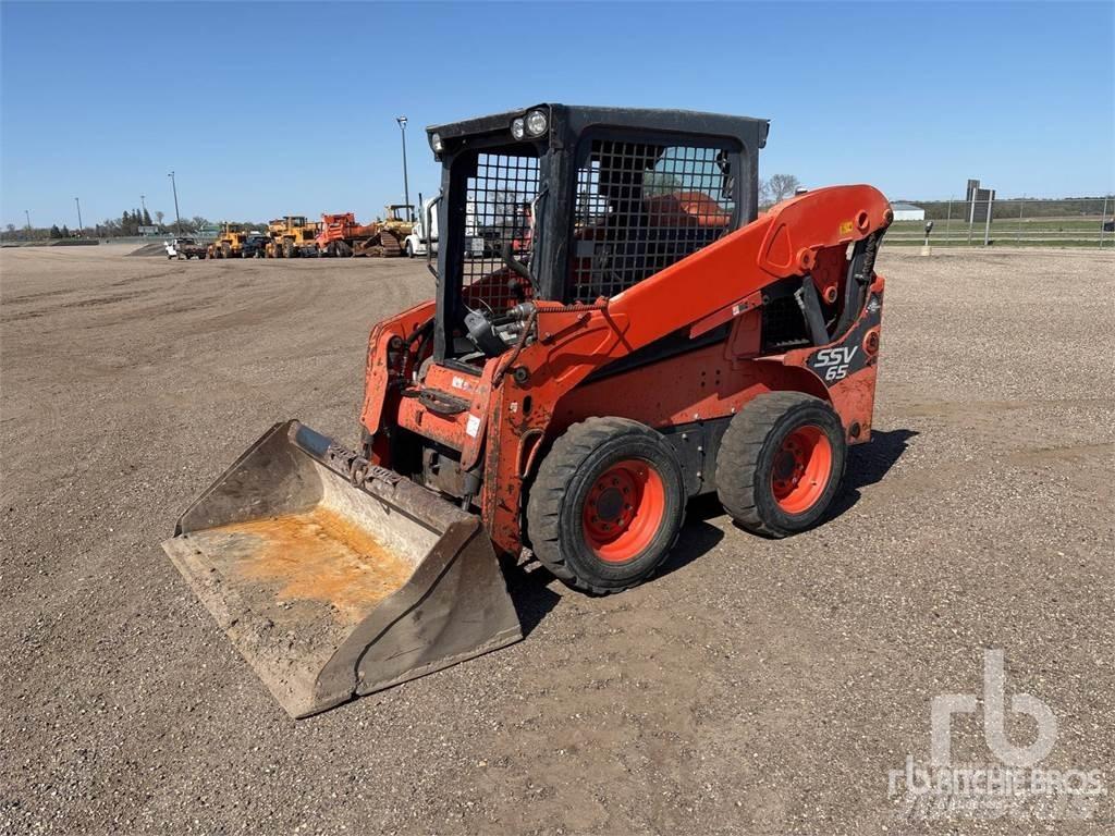 Kubota SSV65 滑移轉向裝載機