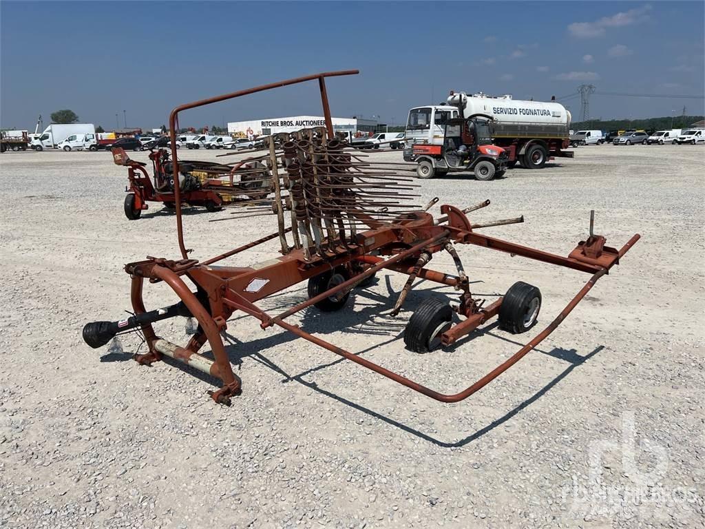 Kuhn GA381GM 耙與翻草機