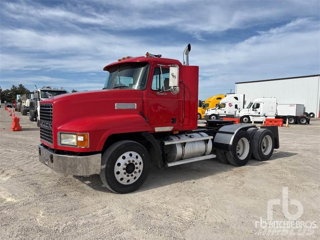 Mack CH613 曳引機組件