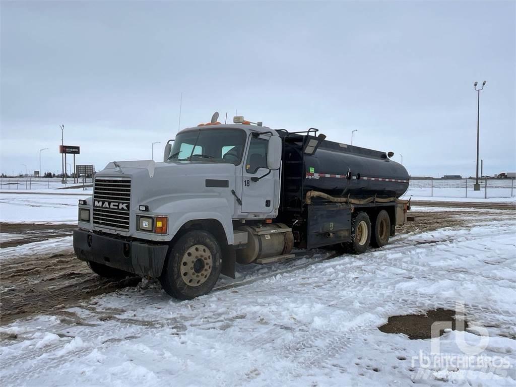 Mack CHN613 水車