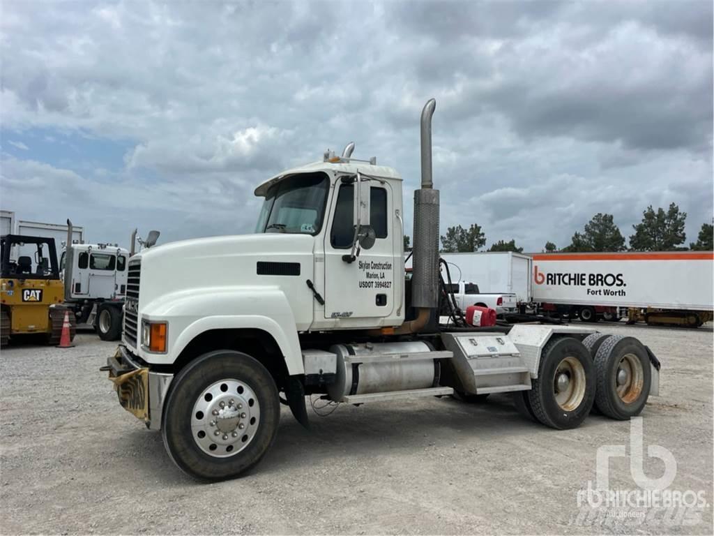 Mack CHN613 曳引機組件