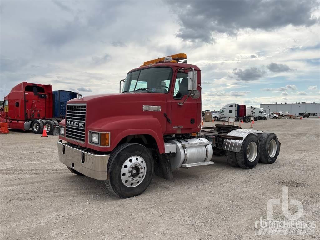 Mack CHN613 曳引機組件