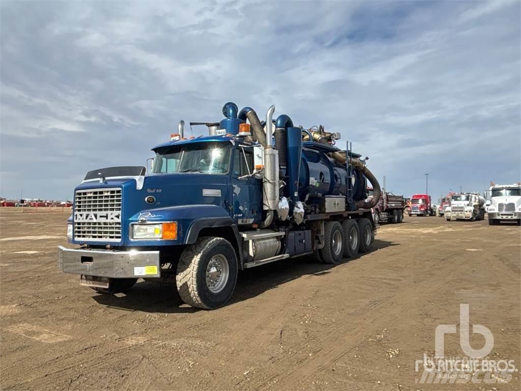 Mack CL713 組合/真空油槽車