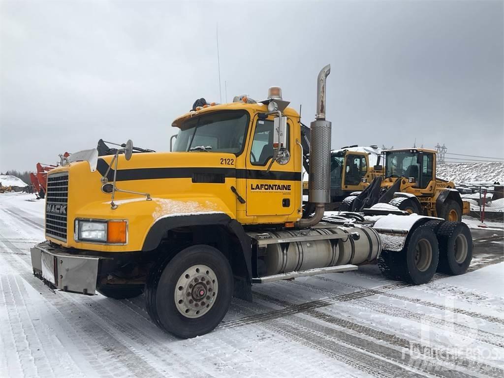 Mack CL733 曳引機組件