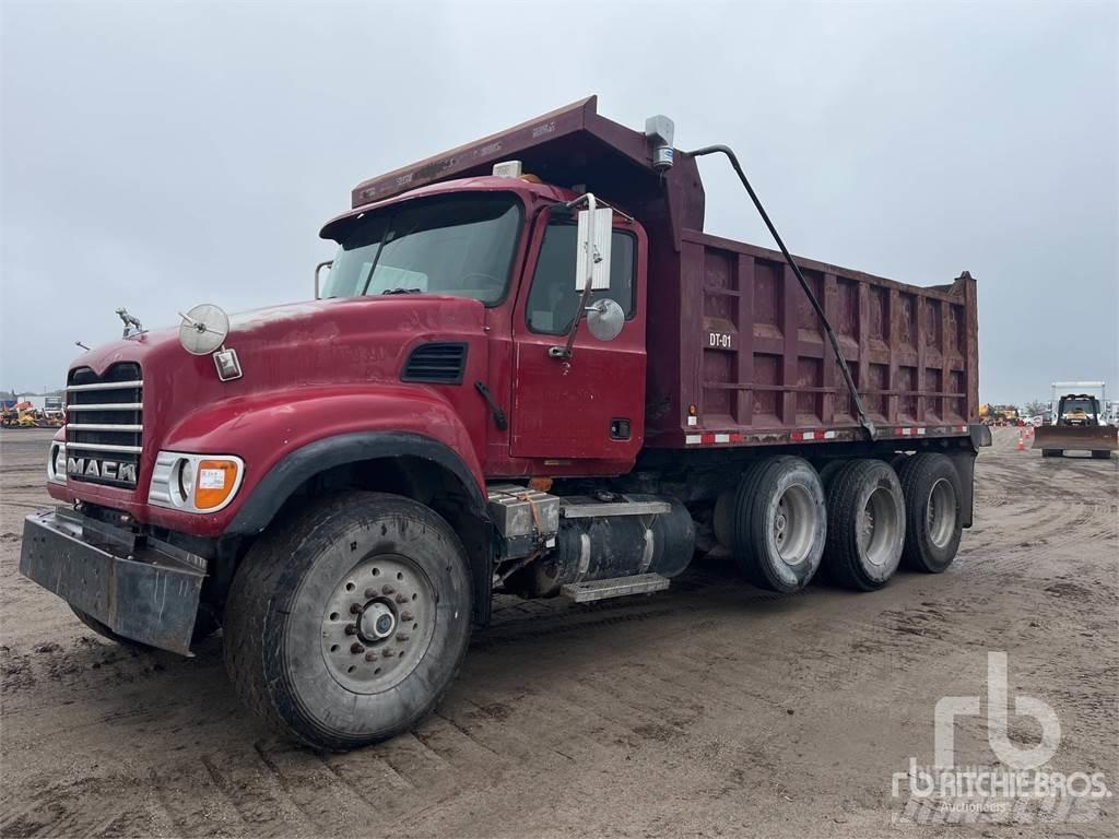 Mack CV713 傾卸式卡車