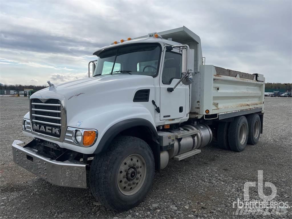 Mack CV713 傾卸式卡車