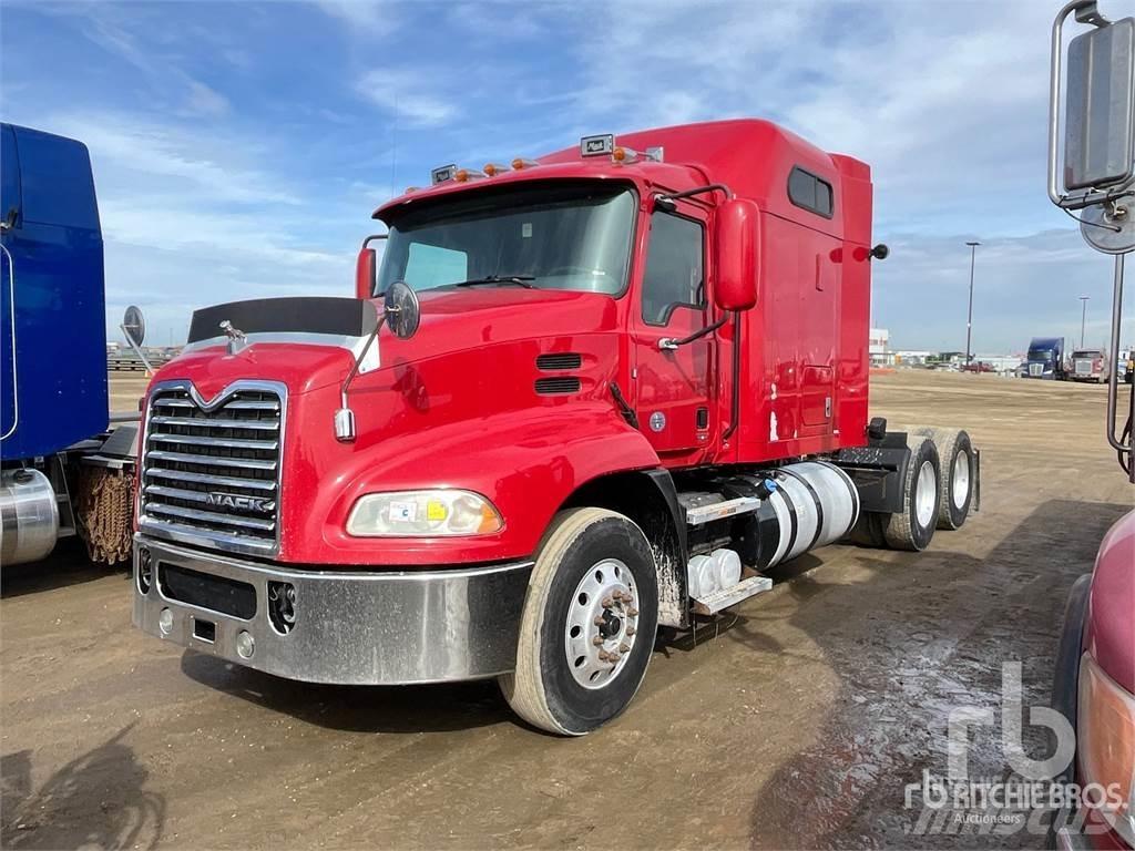 Mack CXU613 曳引機組件