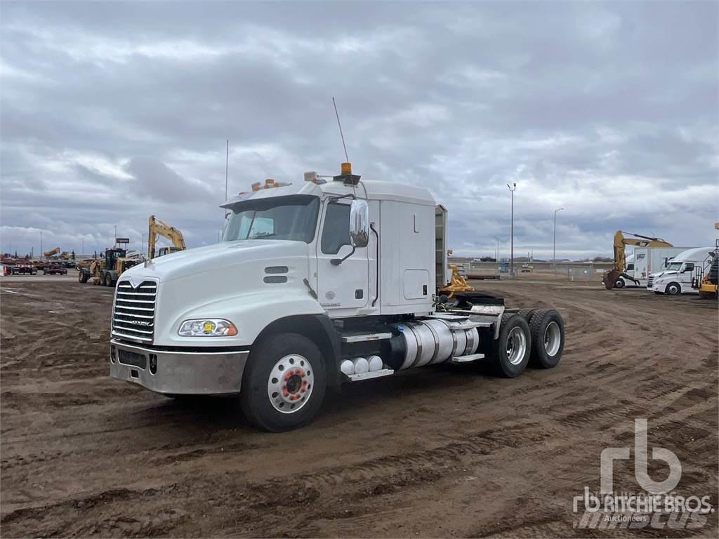 Mack CXU613 曳引機組件