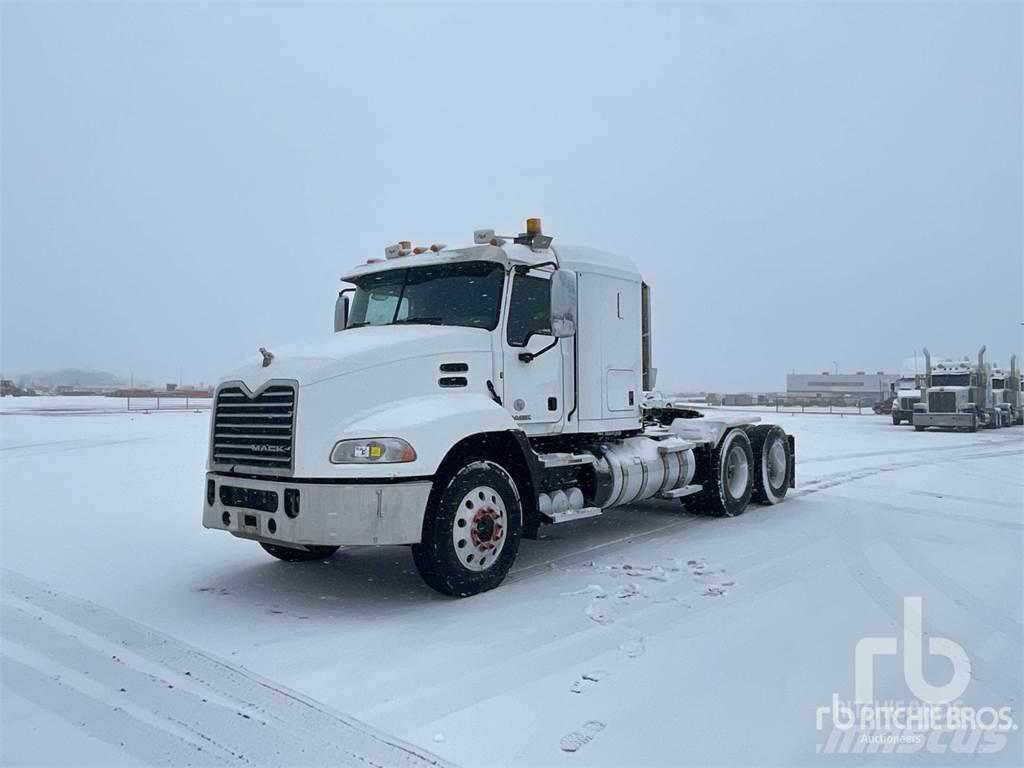 Mack CXU613 曳引機組件