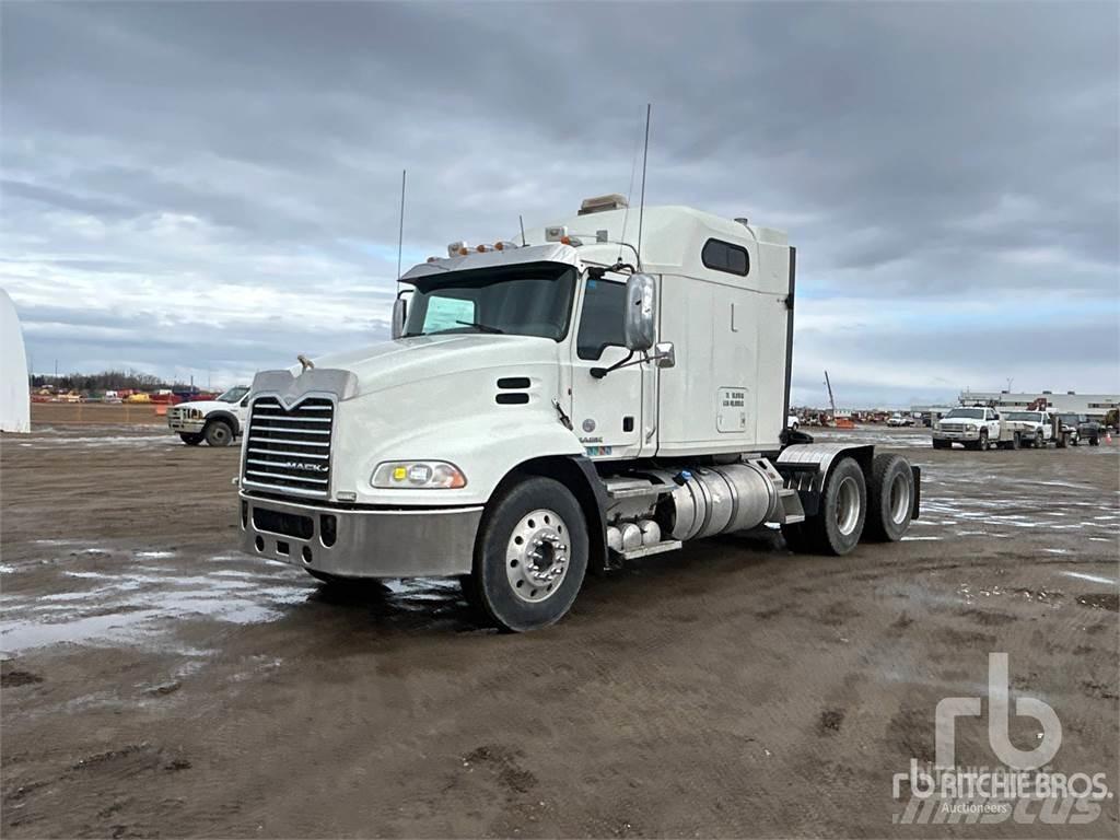 Mack CXU613 曳引機組件